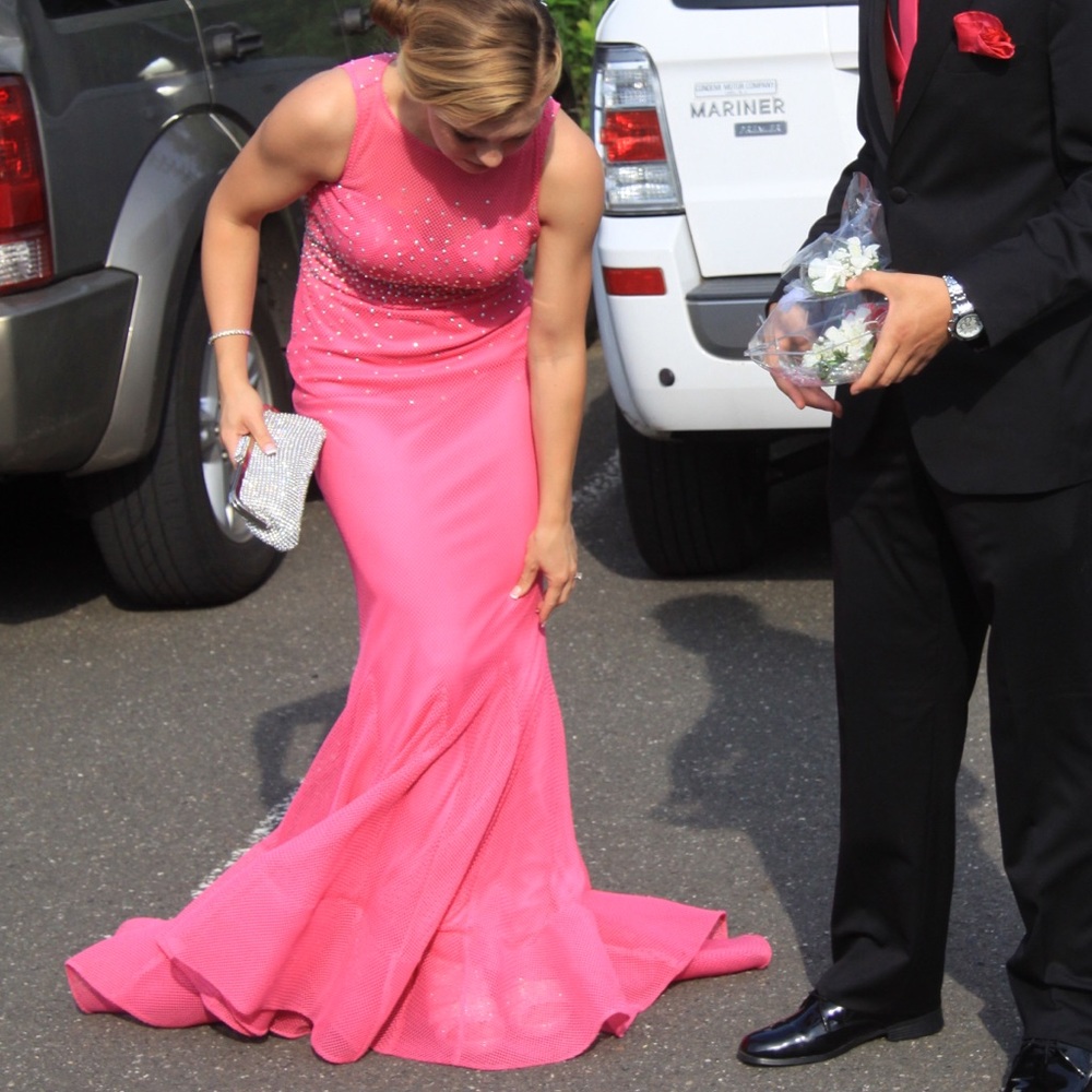 beautiful fuchsia prom dress